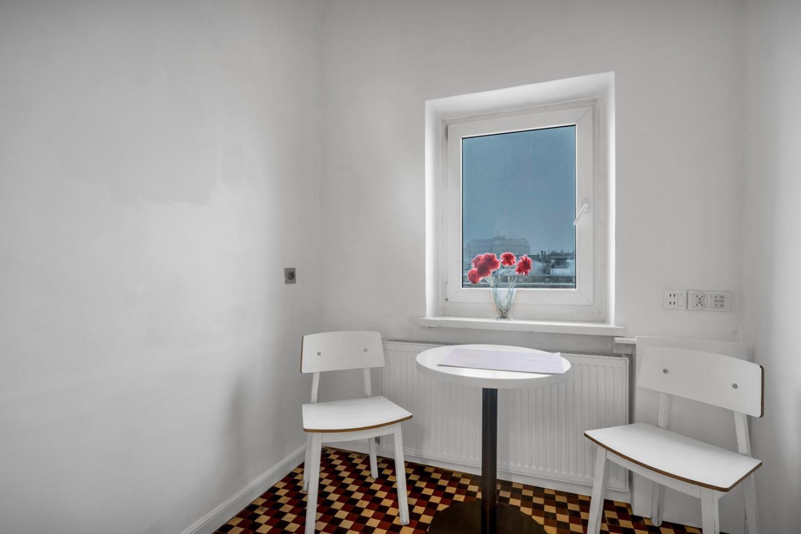Metro Politechnika 3-bedroom Appartement *