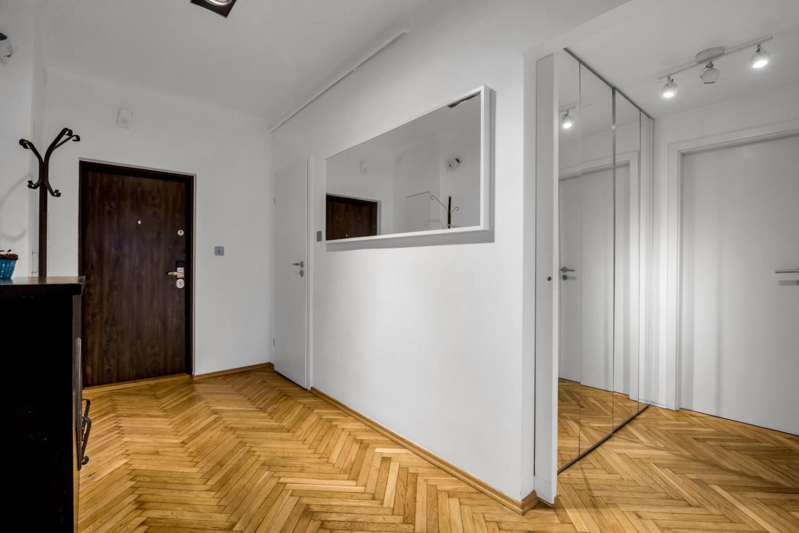 Metro Politechnika 3-bedroom Butas Warsaw